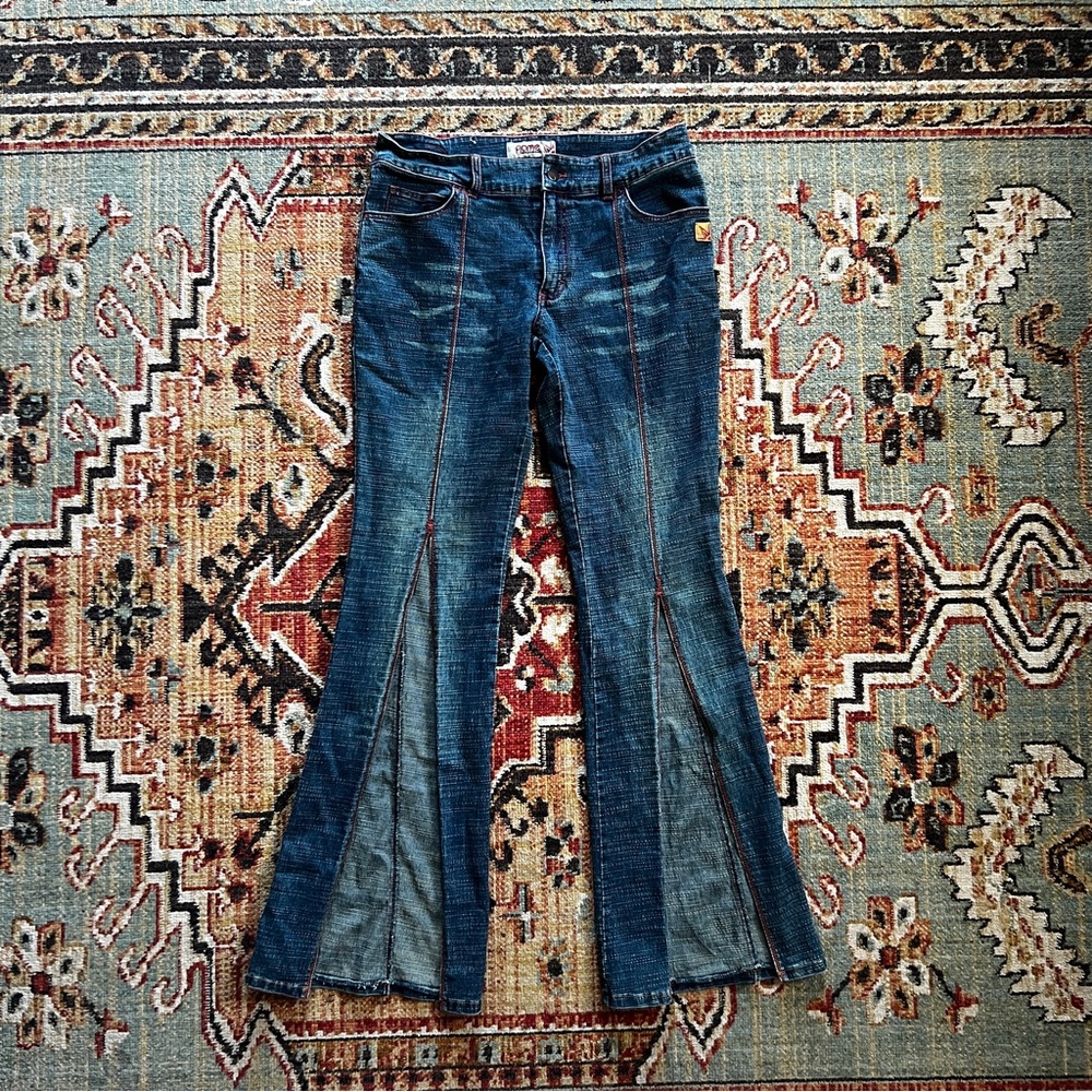 Vintage 00’s Flared Jeans